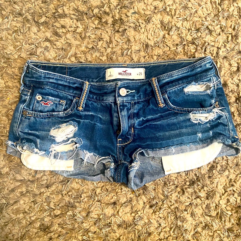 Hollister Size 1 ripped denim shorts